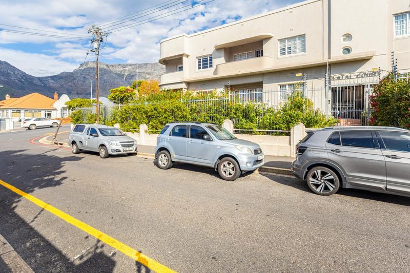 2 Bedroom Property for Sale in Tamboerskloof Western Cape